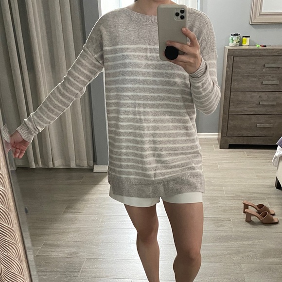 Old navy tunic sweater - Picture 2 of 8